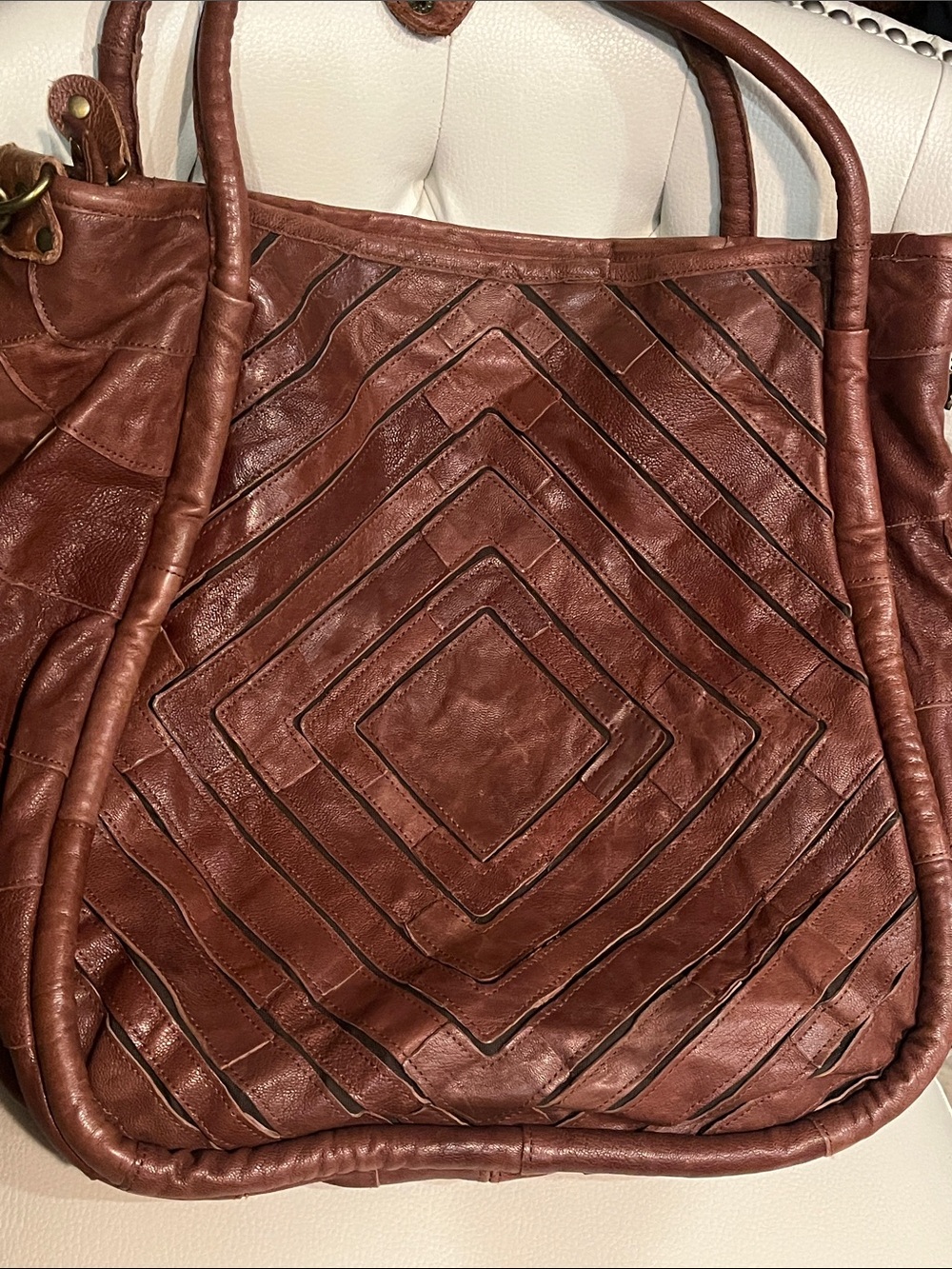 Lost & Found Brown Leather Shoulder Bag Crossbody Strap Eye Catching Beautiful